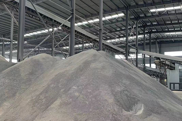 新鋪瀝青混合料面層異?，F(xiàn)象與防治措施